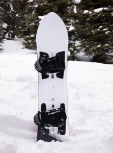 Burton Family Tree 3D Channel Surfer Flat Top Snowboard 2026